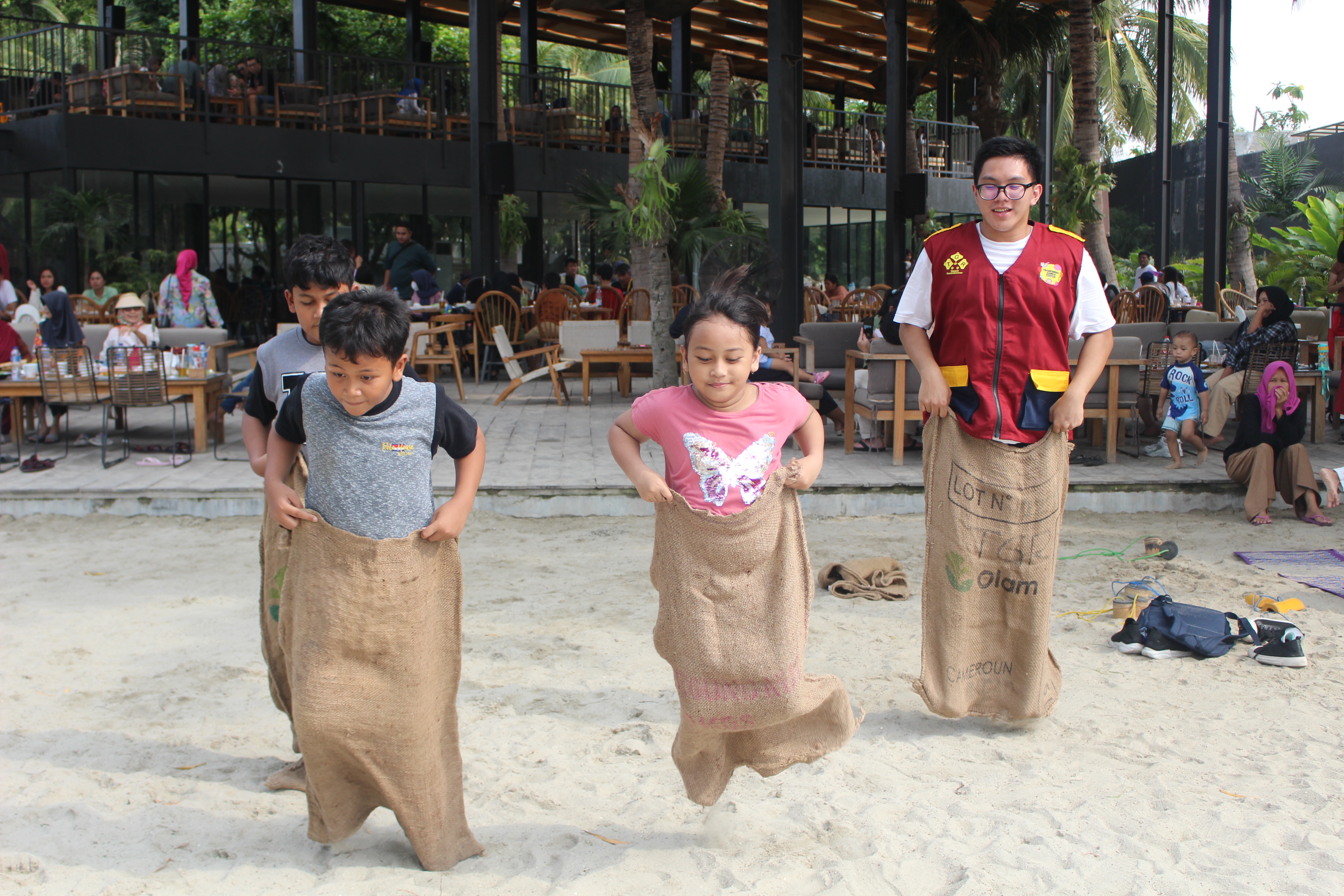 Habiskan Waktu Liburan di Walking Drums Ancol sambi…